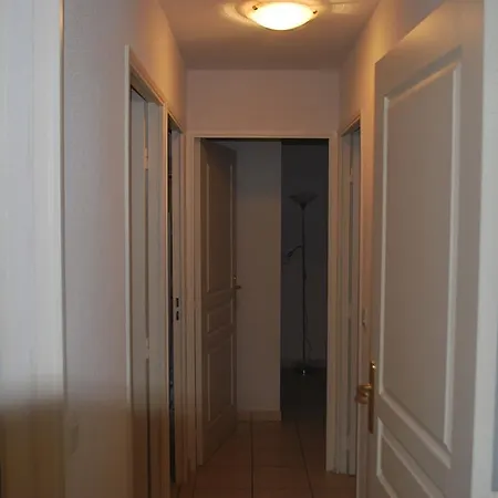 דירה Republique Two Bedrooms